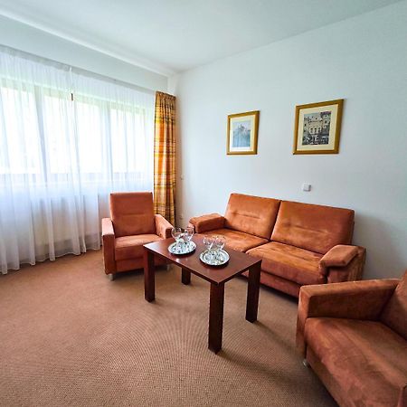 Hotel Bazant Karlovy Vary Kültér fotó