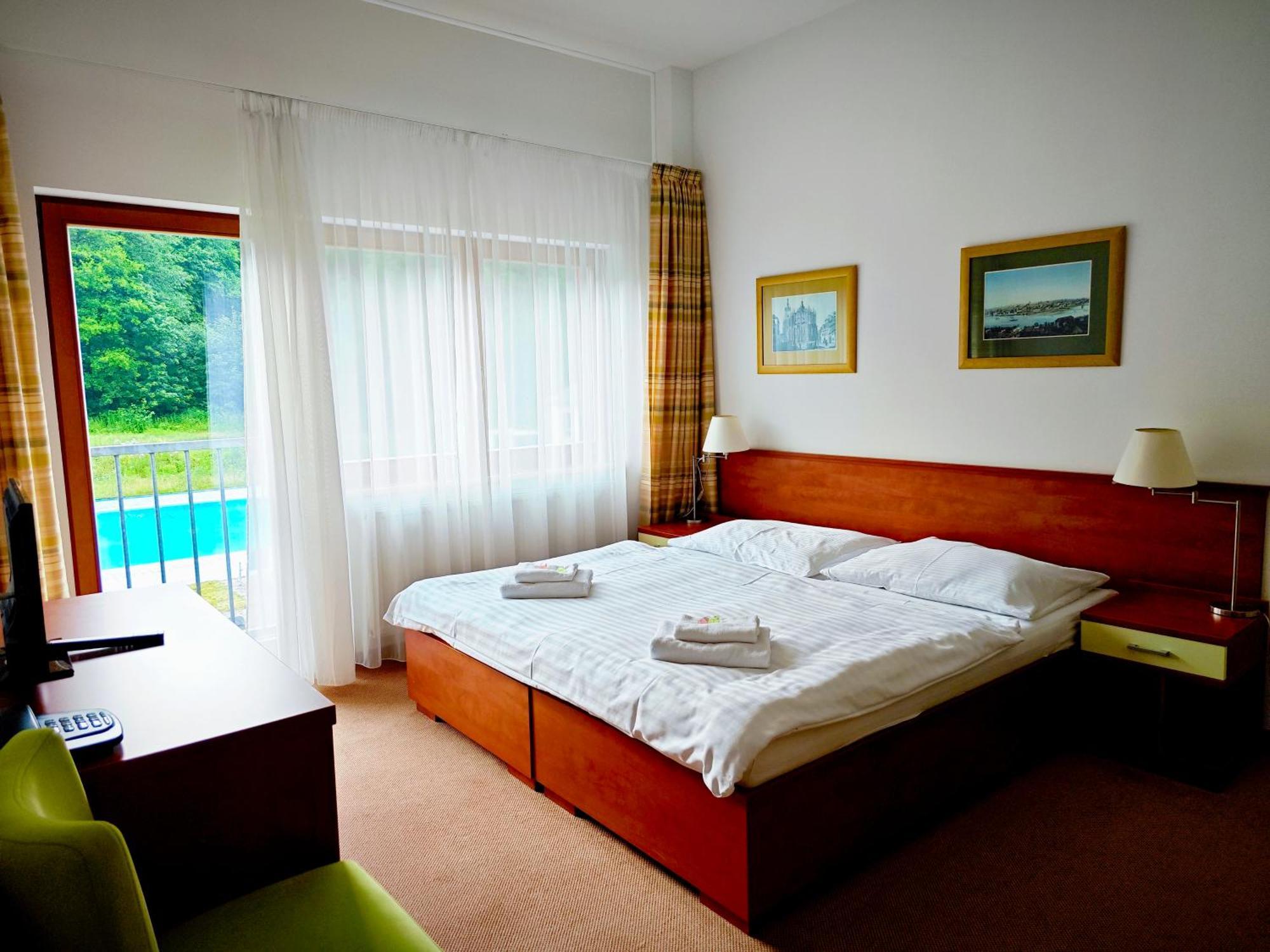 Hotel Bazant Karlovy Vary Kültér fotó